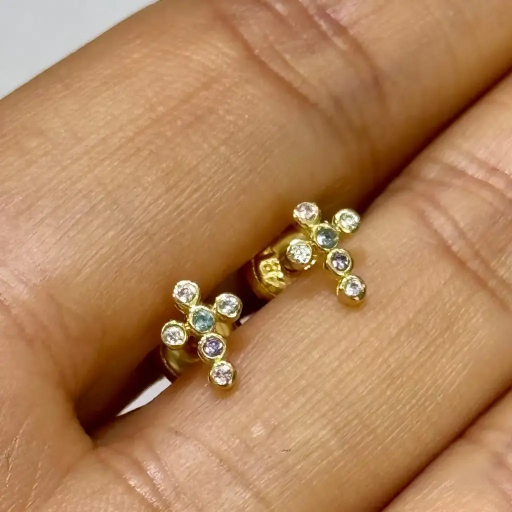 Topos oro 18k Cruz con circones colores