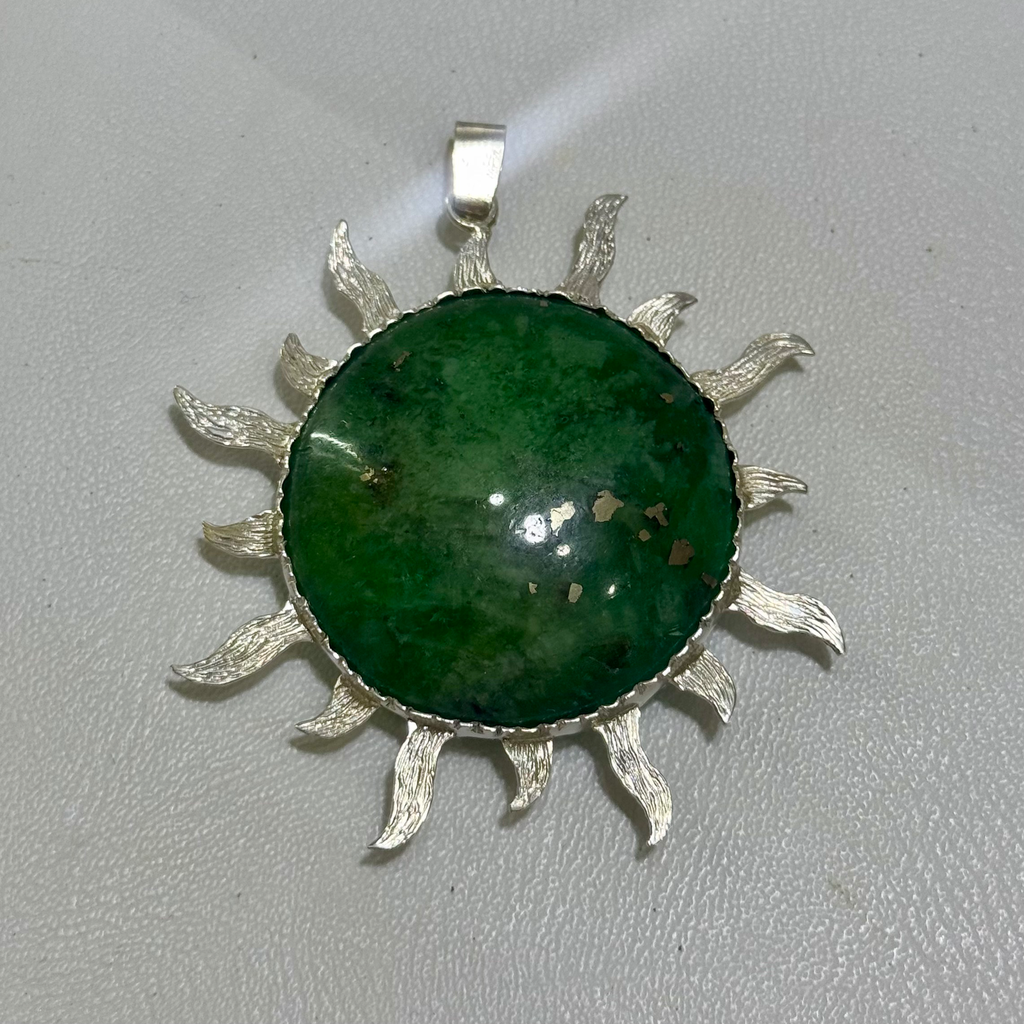 Dije Sol en plata con Ganga esmeralda